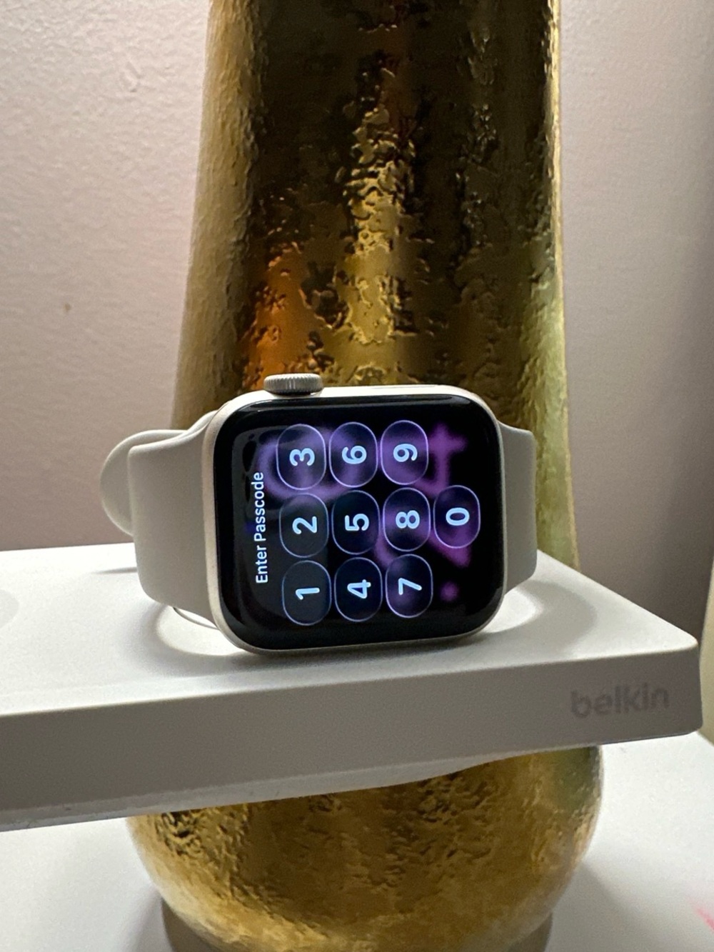 Apple Watch SE S/M band in starlight
41mm watch case